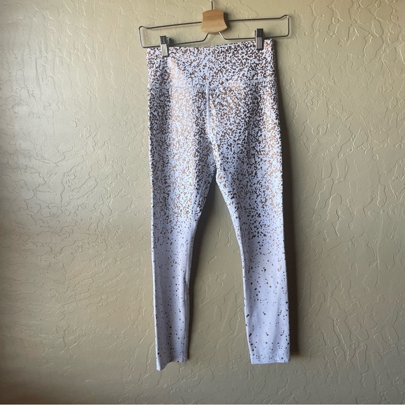 Zyia White Stay Gold Light ‘n Tight High Rise 7/8 Leggings - Picture 3 of 7